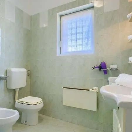 別荘 Beautiful House With Pool In Medulin *