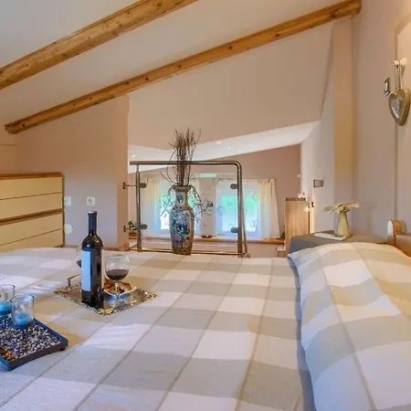 Beautiful House With Pool In Medulin Vikendica Sisan