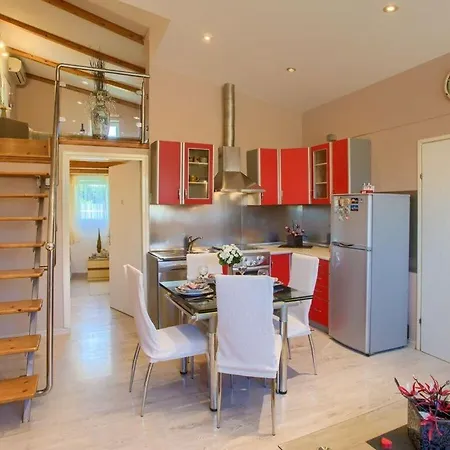 Beautiful House With Pool In Medulin * Sisan